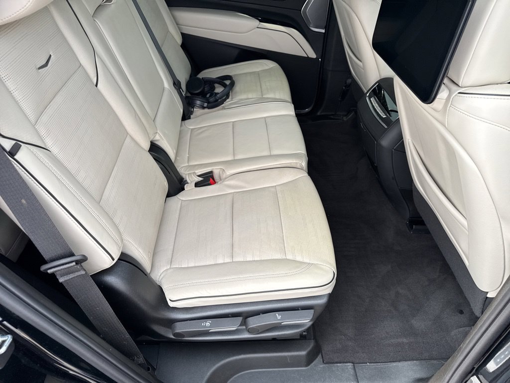 Used 2024 Cadillac Escalade Sport w/ LPO, ONYX Package AWD/4WD image 32