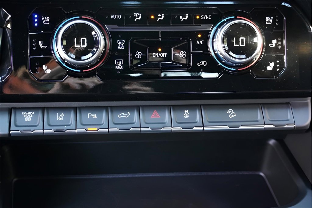 New 2026 GMC Sierra 2500 Denali Ultimate w/ Max Trailering Package image 17