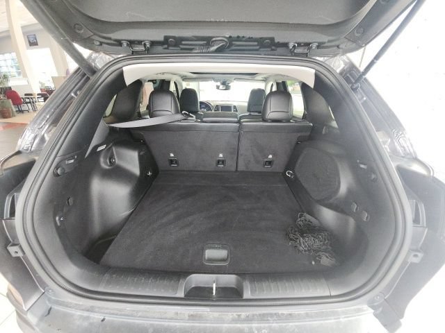 Used 2021 Jeep Cherokee Trailhawk w/ Sun, Sound & Nav Group AWD/4WD image 43