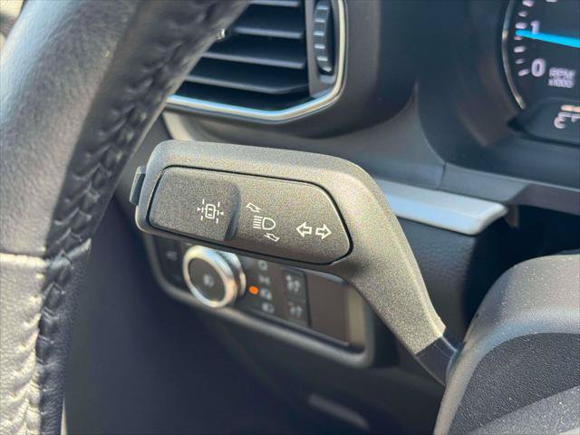 Used 2022 Ford Explorer XLT w/ Equipment Group 202A AWD/4WD image 23