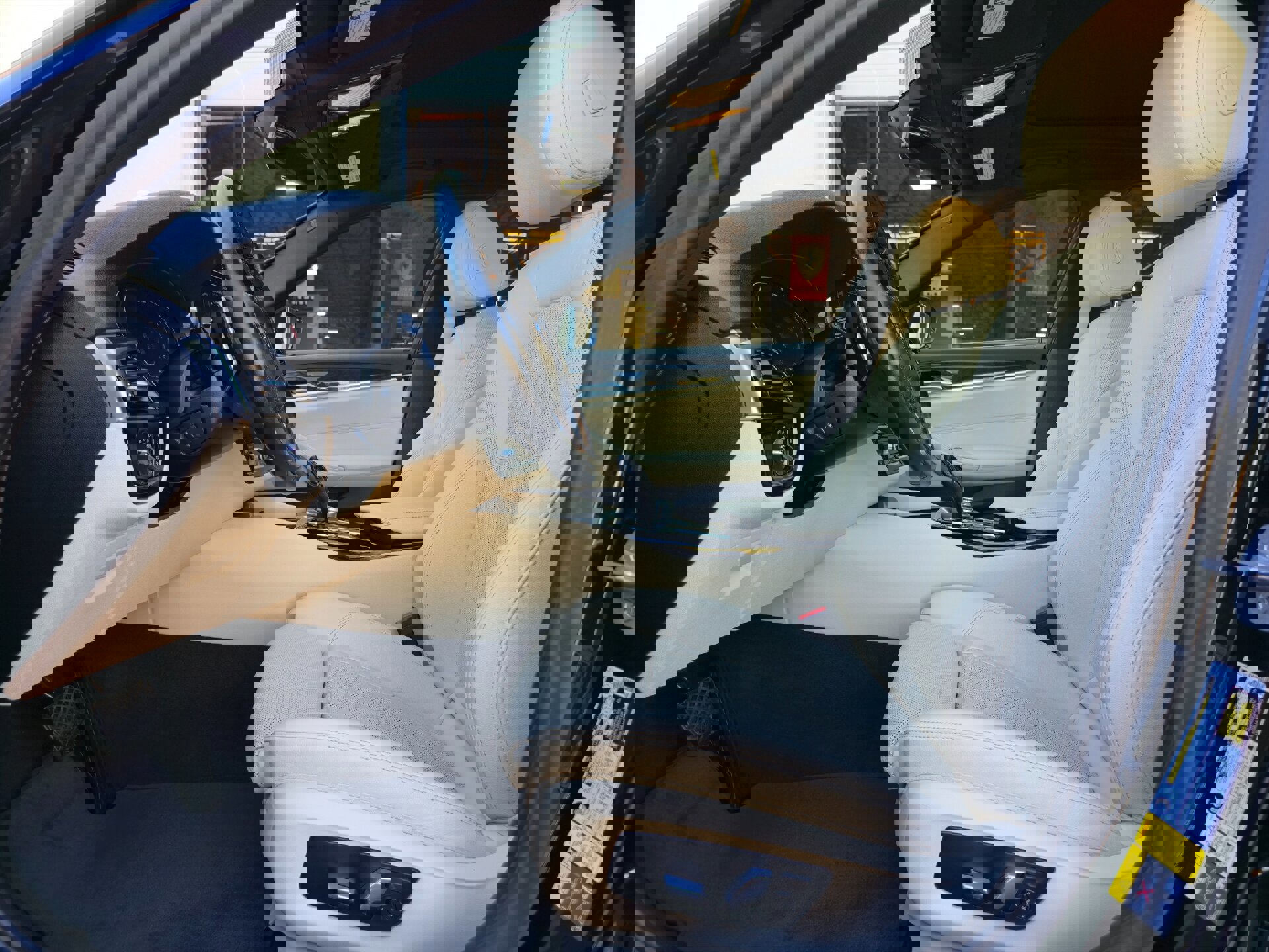 Used 2021 BMW 530e w/ Parking Assistance Package image 14