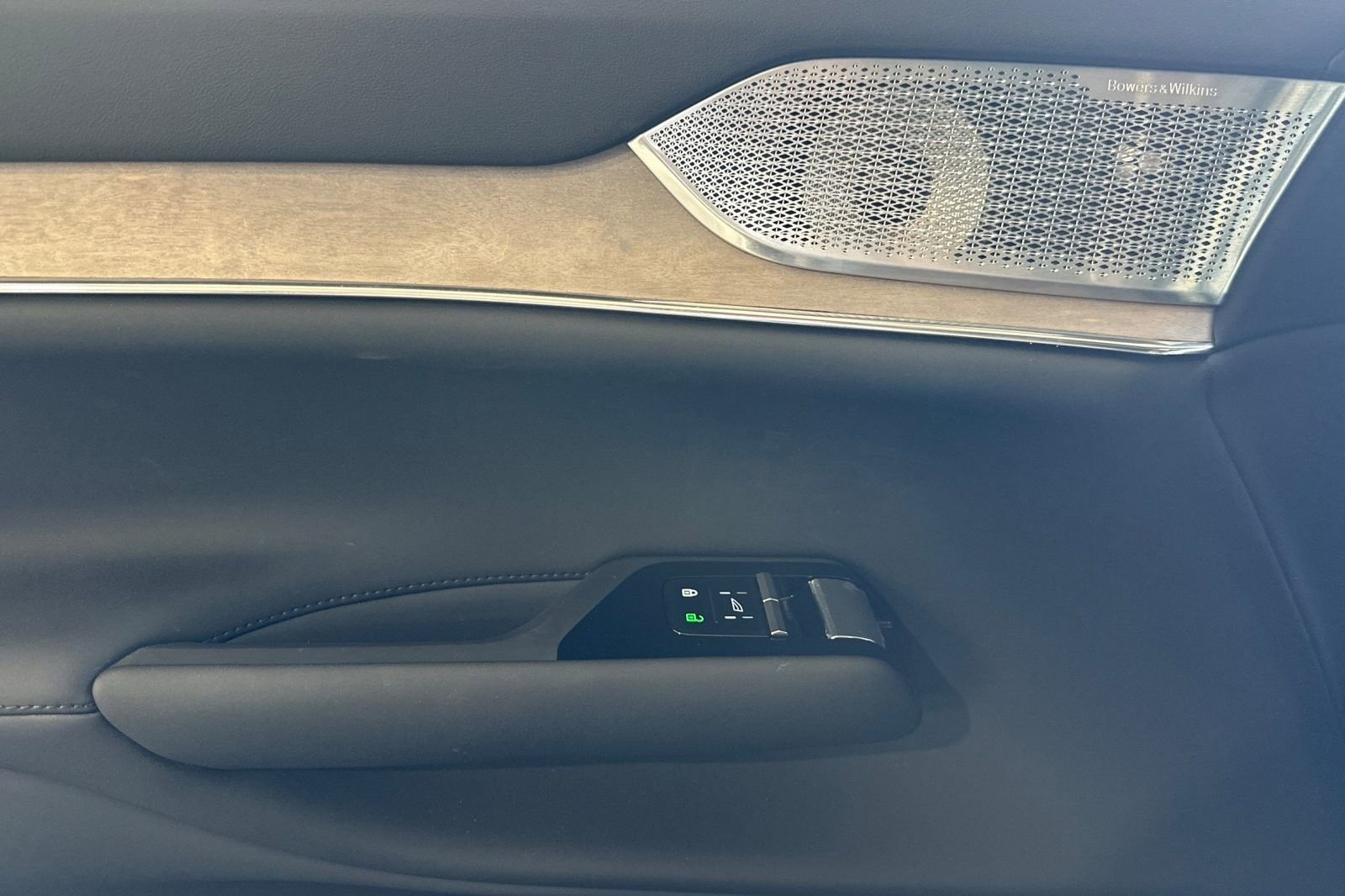 New 2025 Volvo EX90 Ultra AWD/4WD image 14