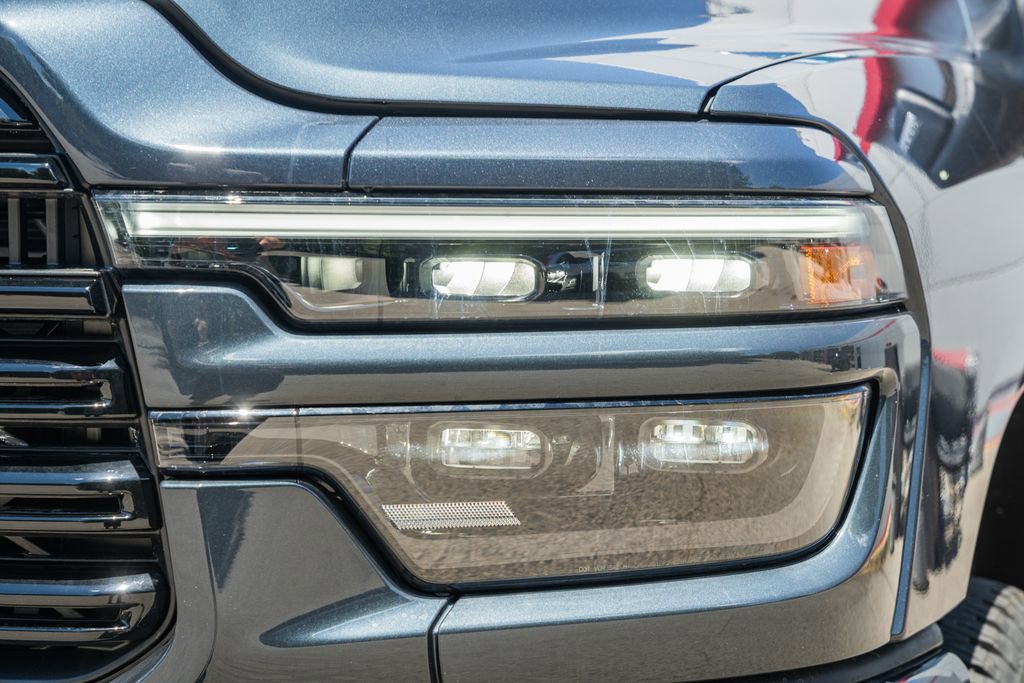 New 2026 RAM 2500 Laramie AWD/4WD image 13