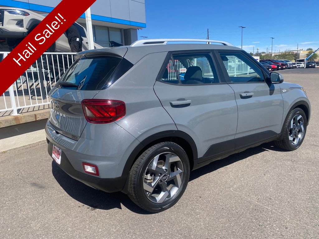 Used 2021 Hyundai Venue SEL w/ Premium Package FWD image 5