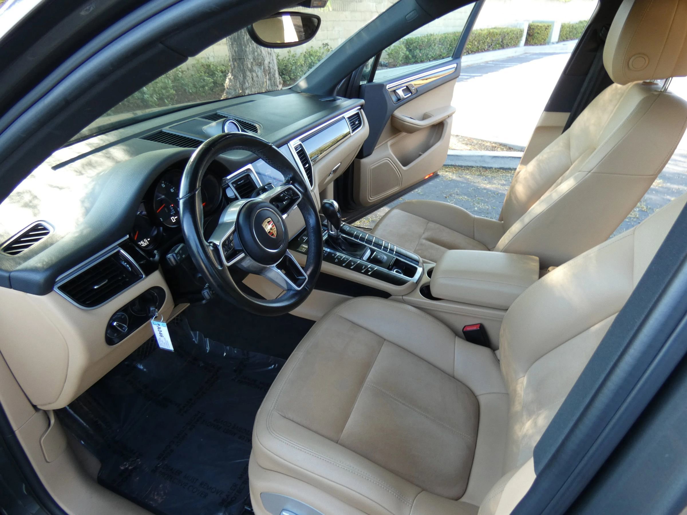 Used 2018 Porsche Macan Sport Edition image 43