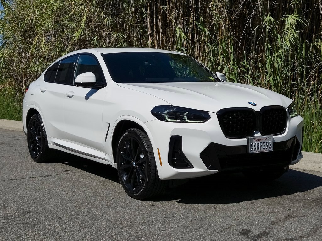 Used 2024 BMW X4 xDrive30i w/ Premium Package image 2
