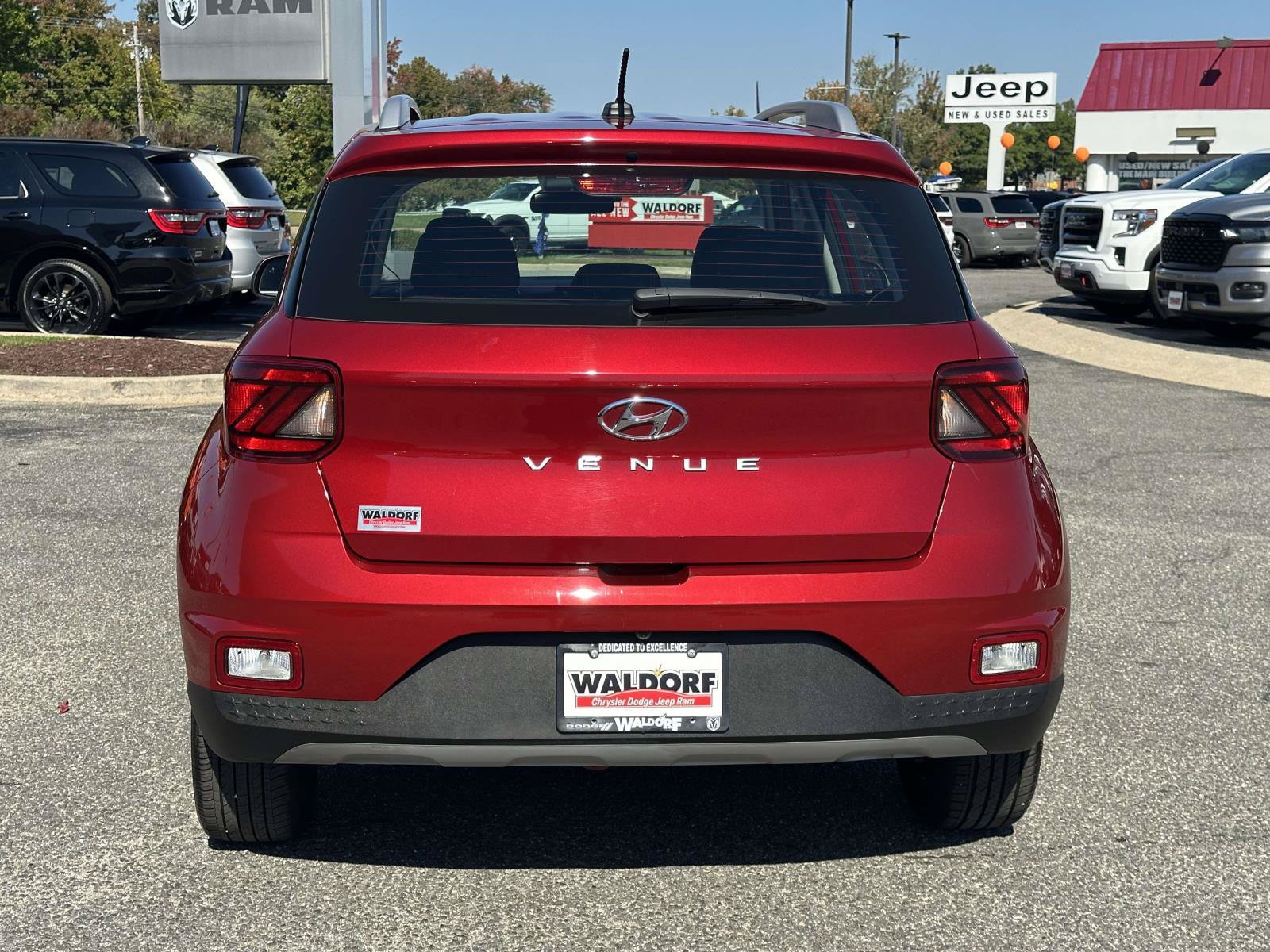Used 2025 Hyundai Venue SEL FWD image 6