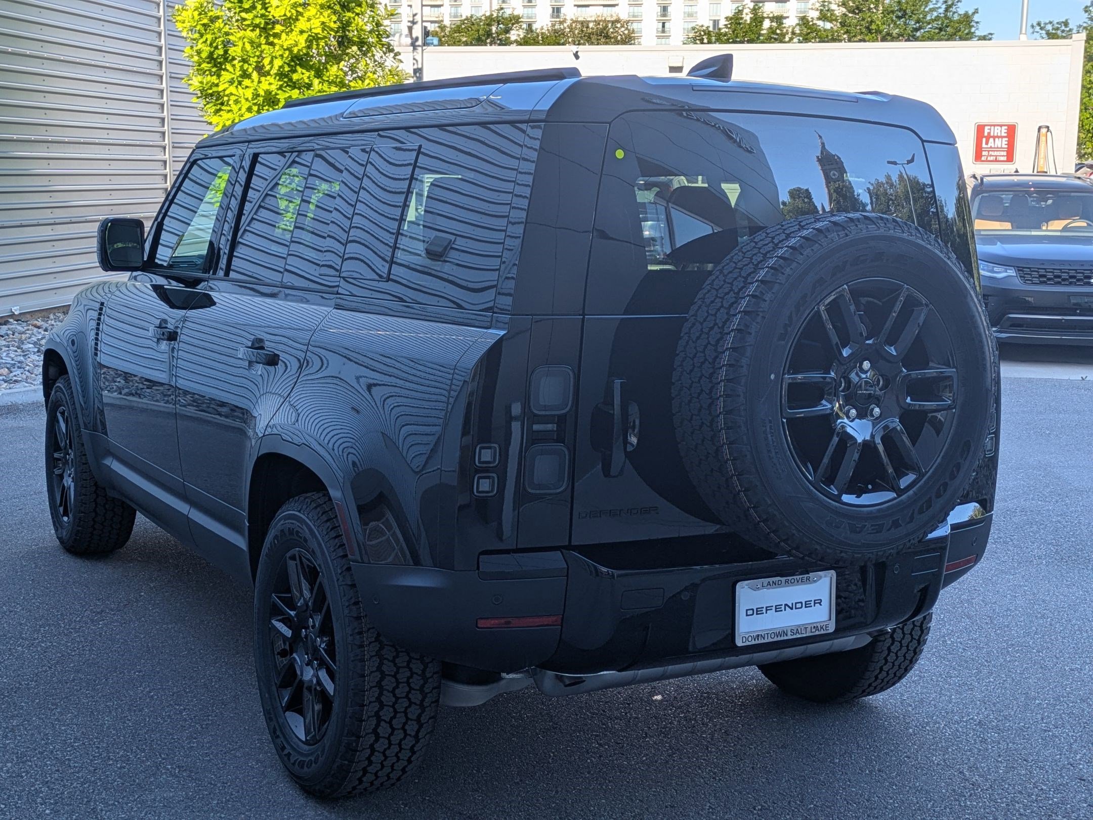 New 2026 Land Rover Defender 110 S AWD/4WD image 7