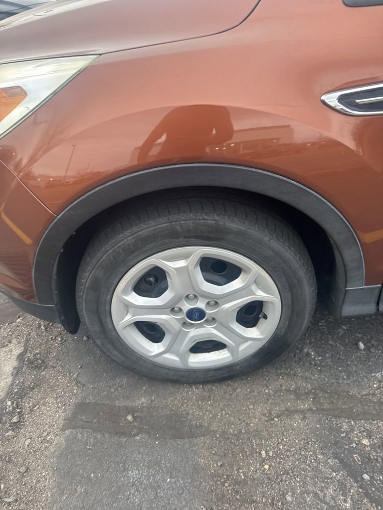Used 2017 Ford Escape S FWD image 11