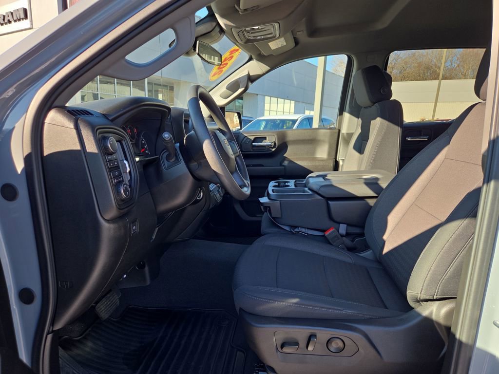 Used 2024 Chevrolet Silverado 1500 Custom image 13