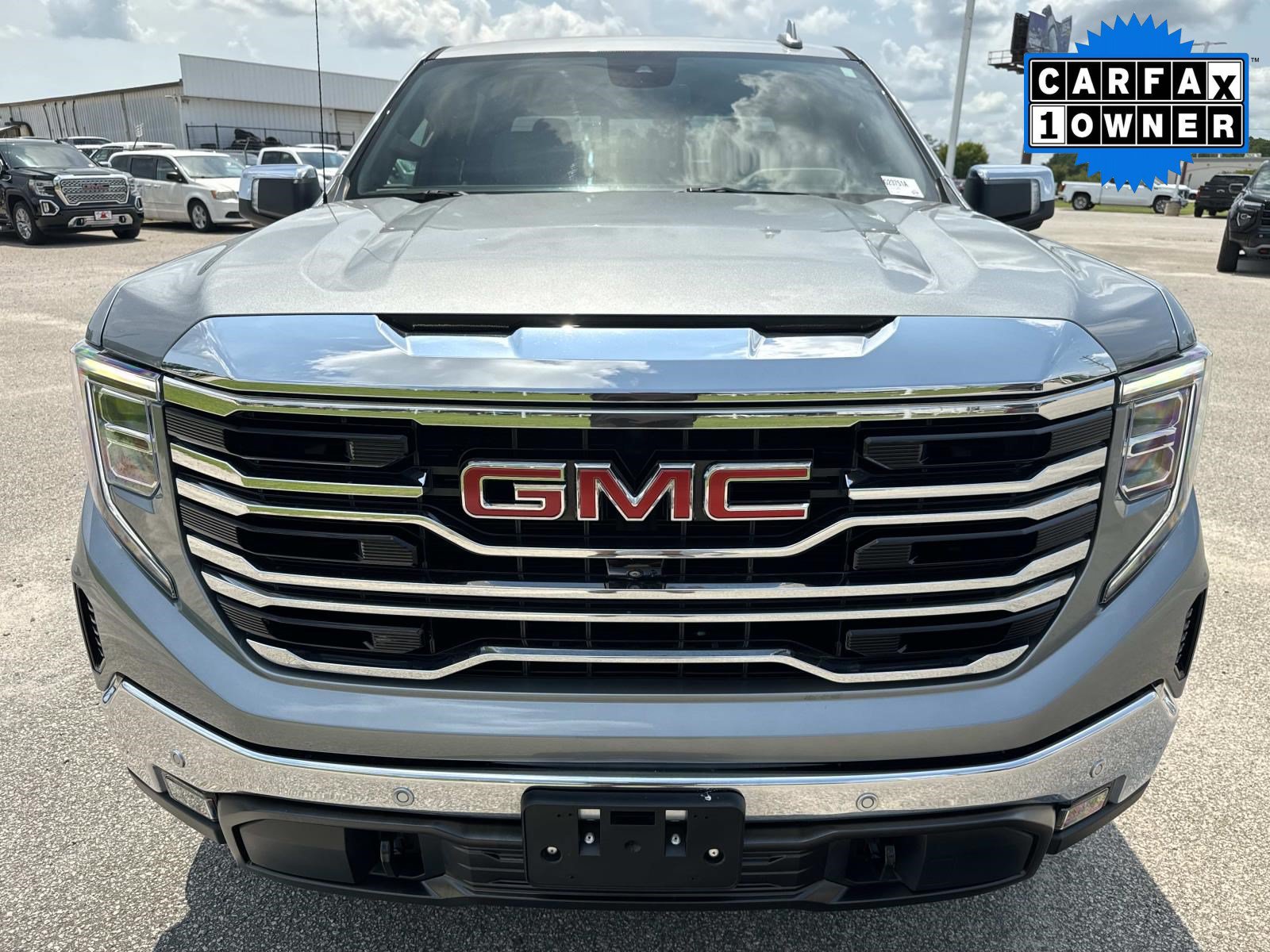 Used 2023 GMC Sierra 1500 SLT w/ SLT Premium Plus Package AWD/4WD image 9