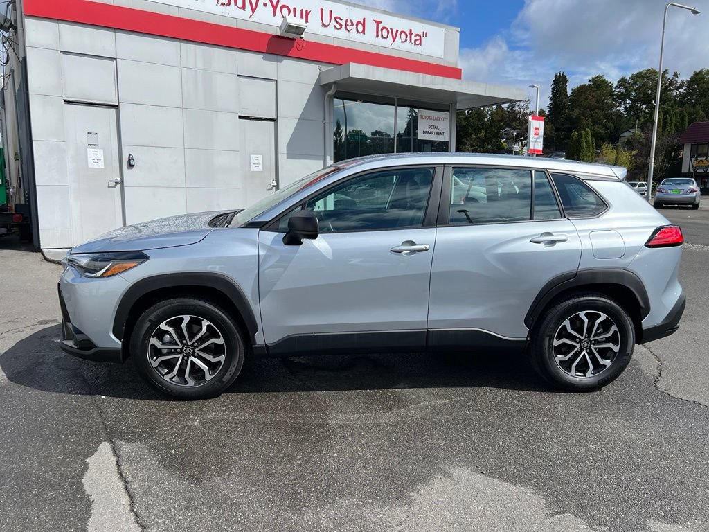 Used 2025 Toyota Corolla Cross AWD Hybrid image 7