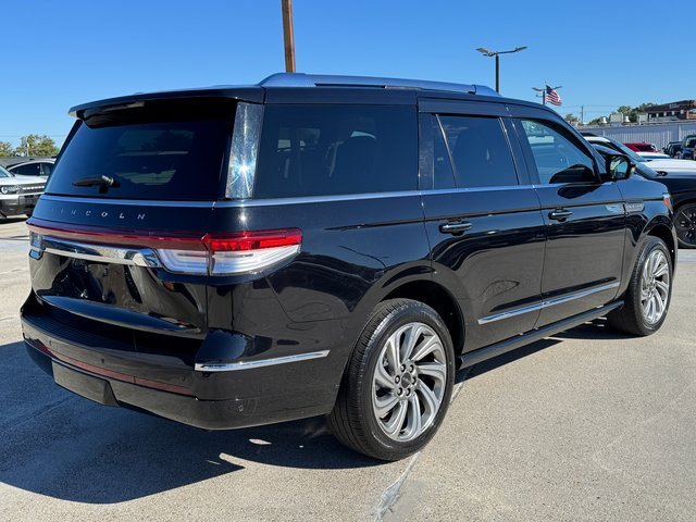 Used 2022 Lincoln Navigator Reserve image 8