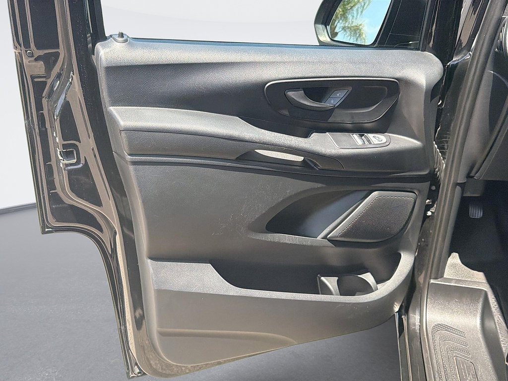 Used 2018 Mercedes-Benz Metris Passenger image 15