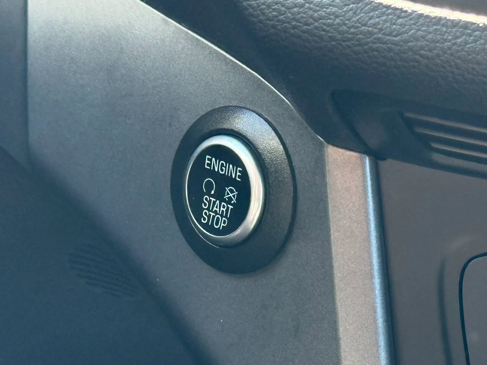 Used 2019 Ford Escape SEL AWD/4WD image 39