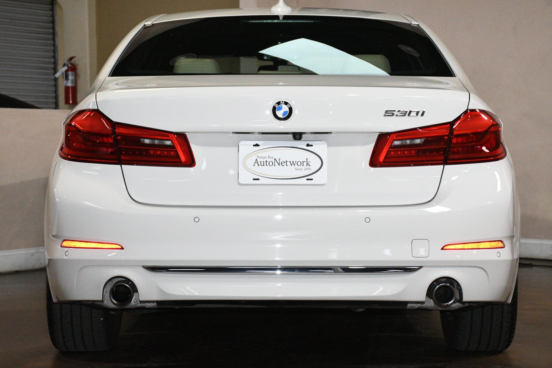 Used 2020 BMW 530i w/ Premium Package RWD image 2
