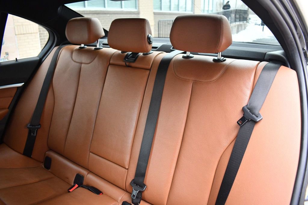 Used 2017 BMW 330i xDrive 330i xDrive image 31