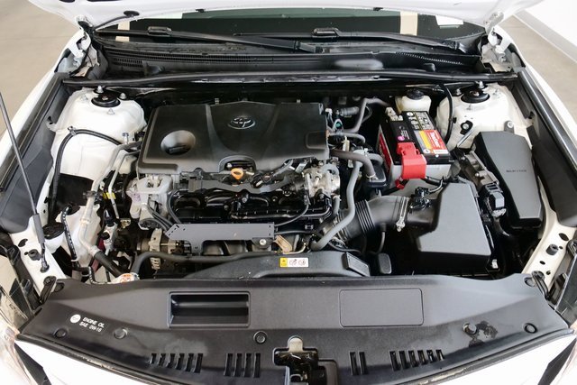 Used 2021 Toyota Camry LE image 9