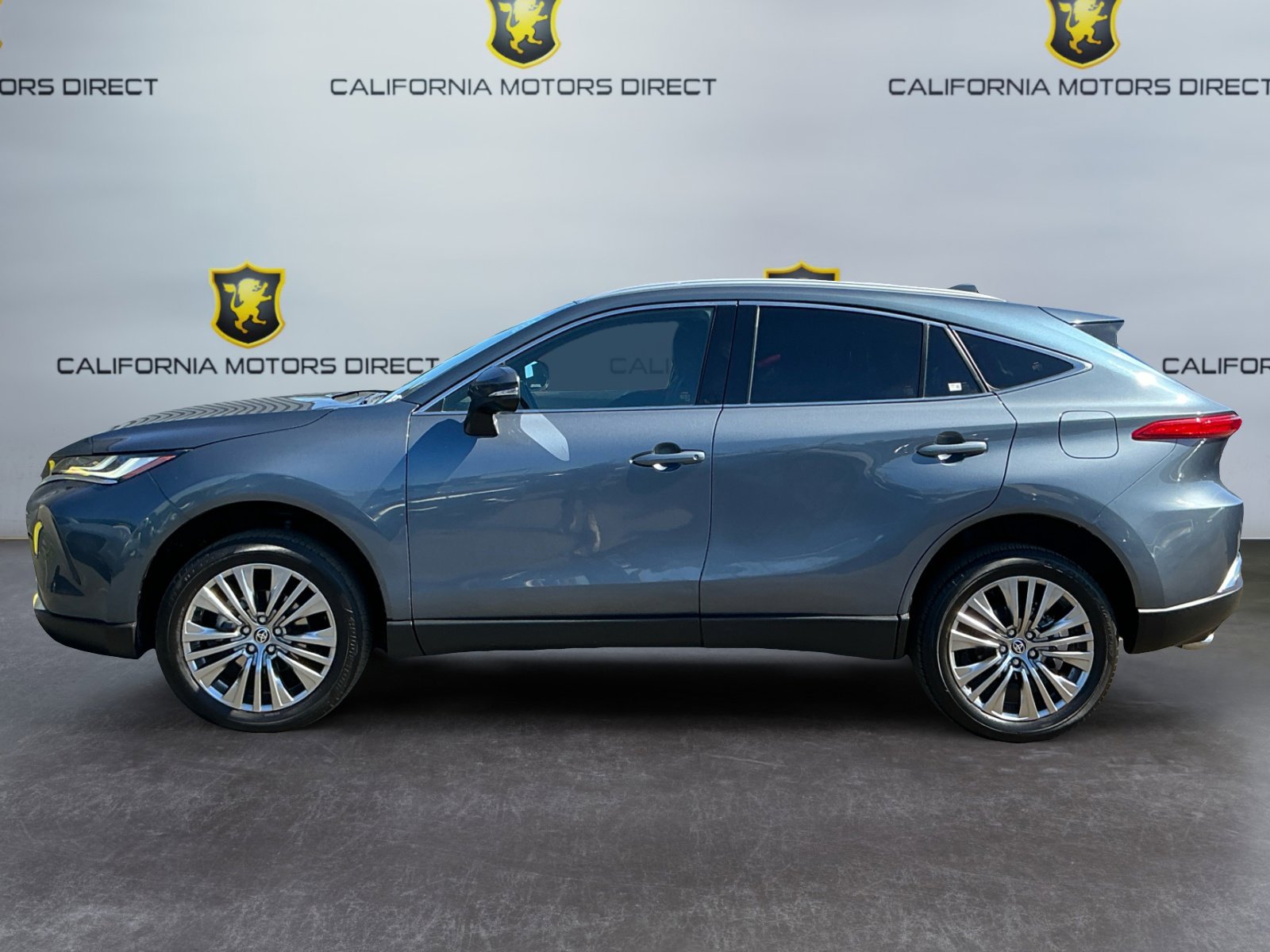 Used 2024 Toyota Venza XLE AWD/4WD image 9