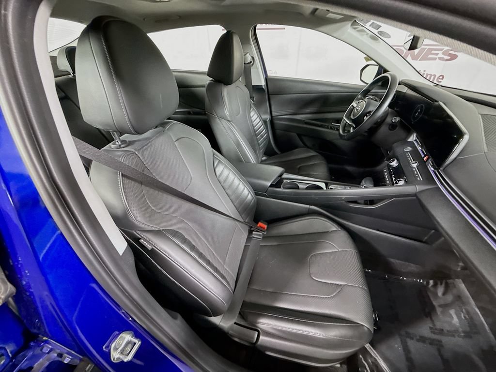 Certified 2023 Hyundai Elantra Limited FWD image 33
