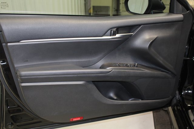 Used 2023 Toyota Camry SE image 8