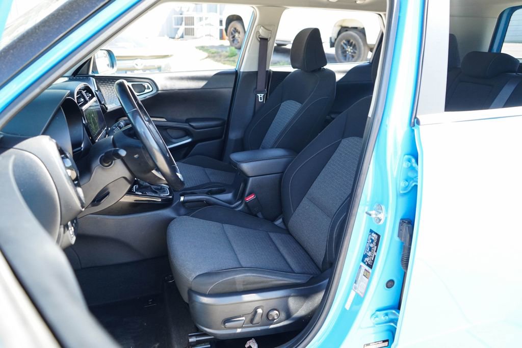 Used 2023 Kia Soul EX FWD image 7