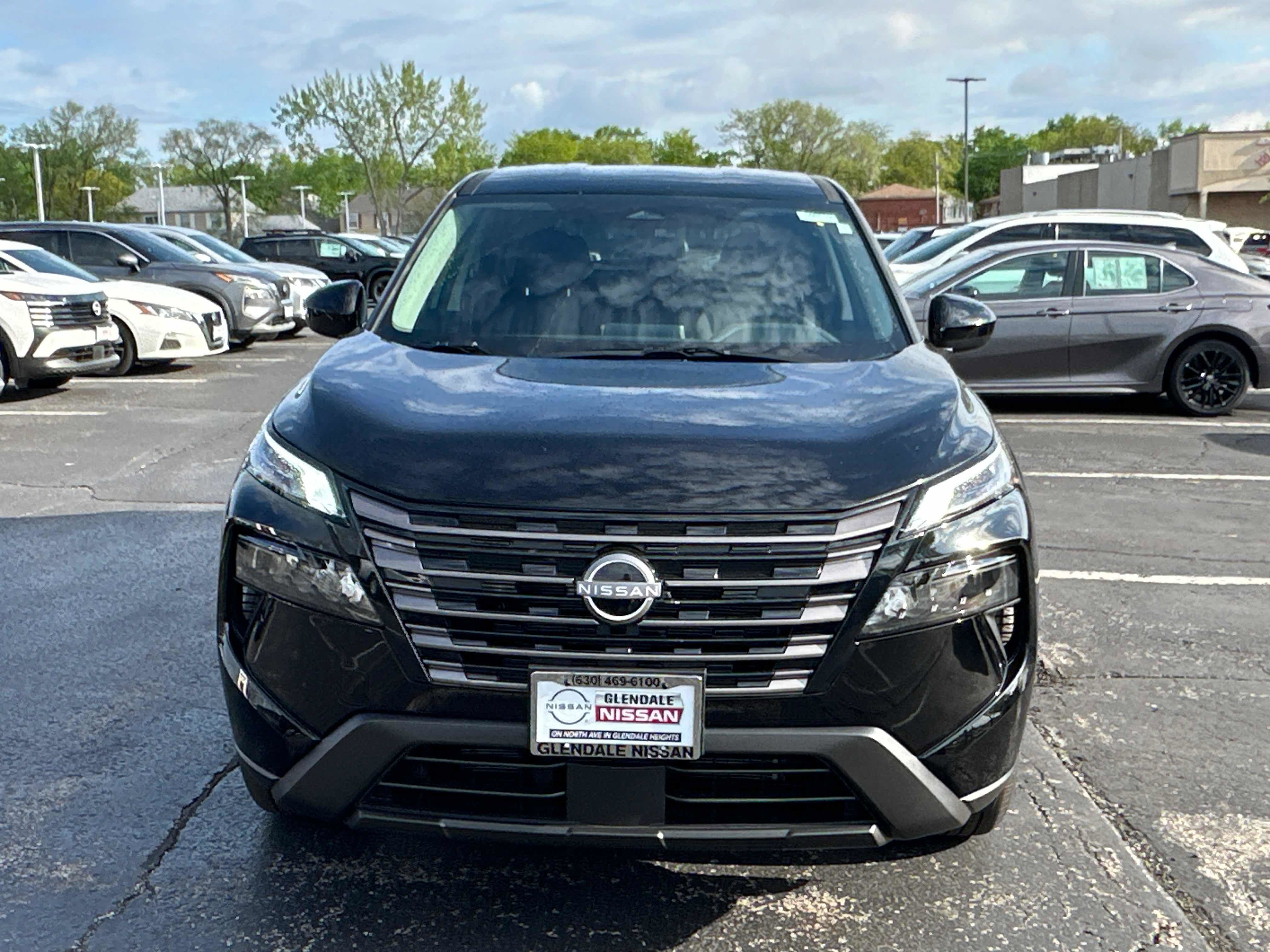 New 2026 Nissan Rogue SV w/ Cold Weather Package AWD/4WD image 2