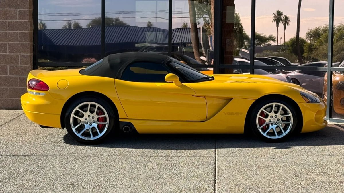 Used 2005 Dodge Viper SRT-10 RWD image 22
