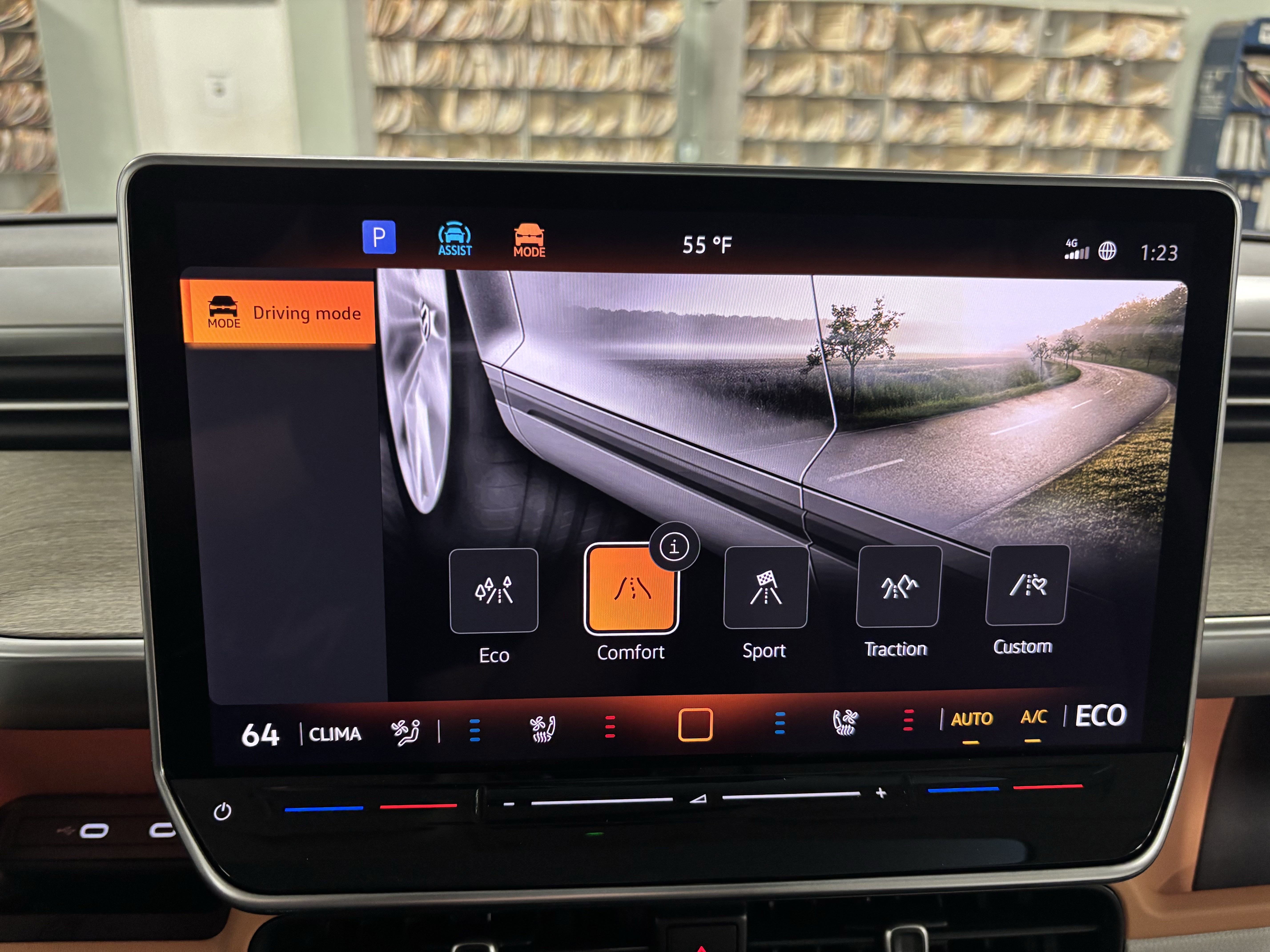 New 2025 Volkswagen ID. Buzz 1st Edition AWD/4WD image 20