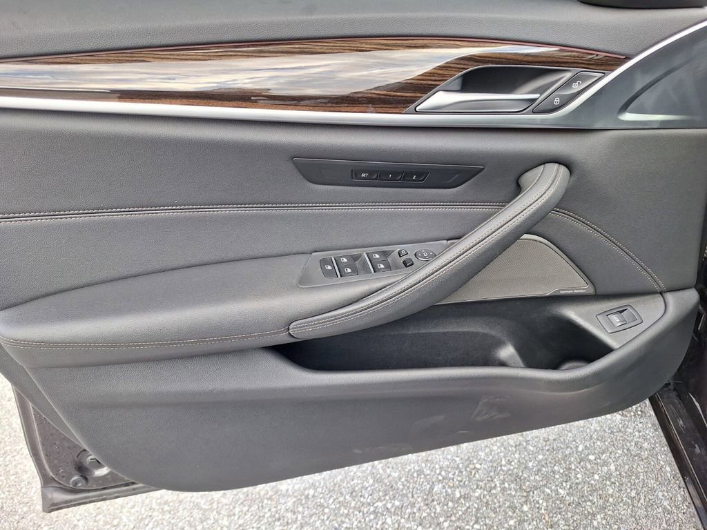 Used 2023 BMW 530i 530i w/ Premium Package image 34