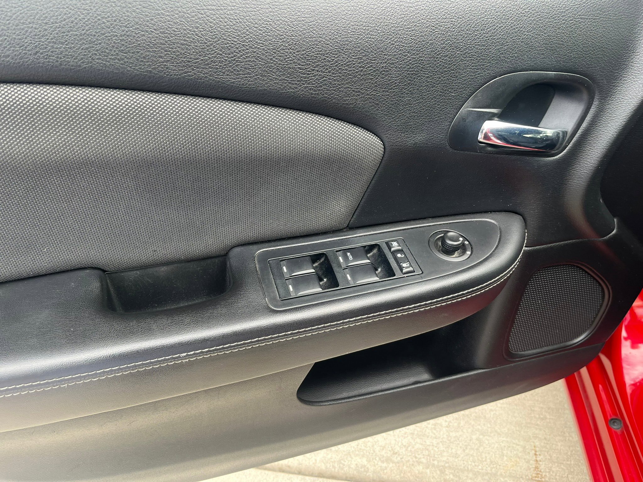 Used 2013 Dodge Avenger SXT w/ Rallye Appearance Group FWD image 17