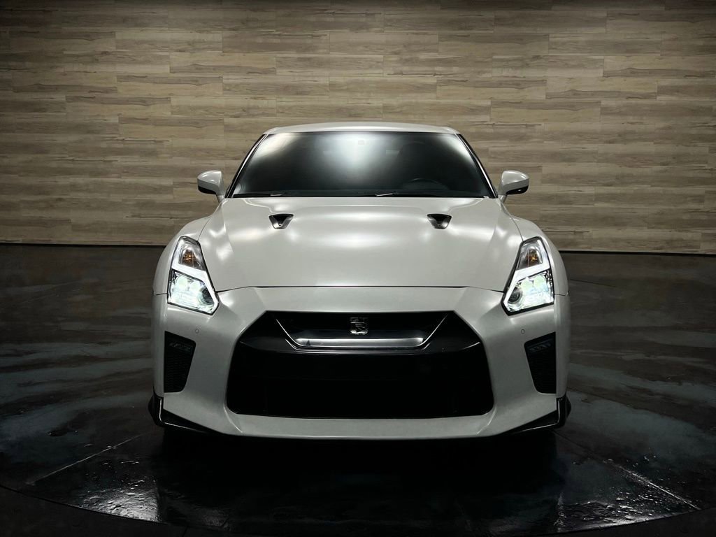 Used 2017 Nissan GT-R Premium image 21
