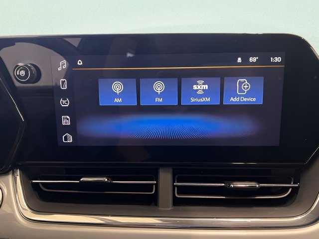 Used 2025 Chevrolet Trax LT w/ LT Convenience Package FWD image 18