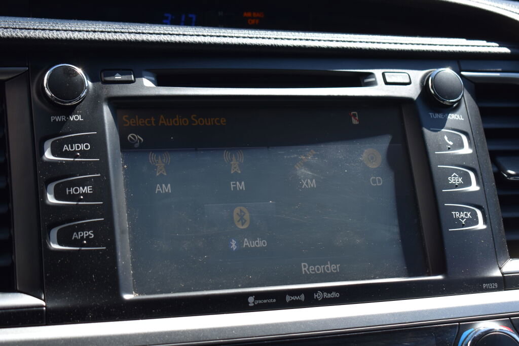 Certified 2017 Toyota Highlander Plus image 11