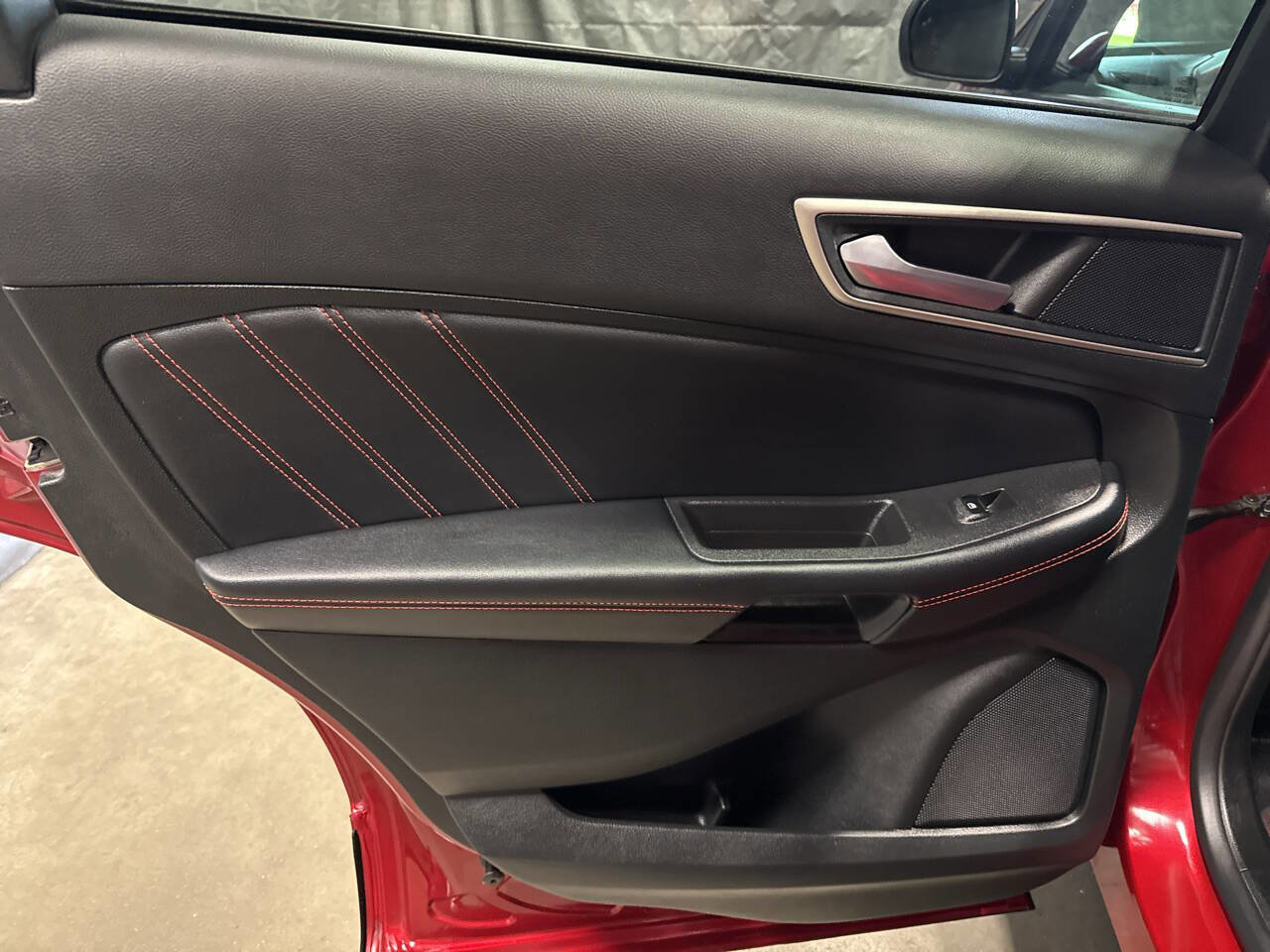 Used 2023 Ford Edge ST-Line image 17