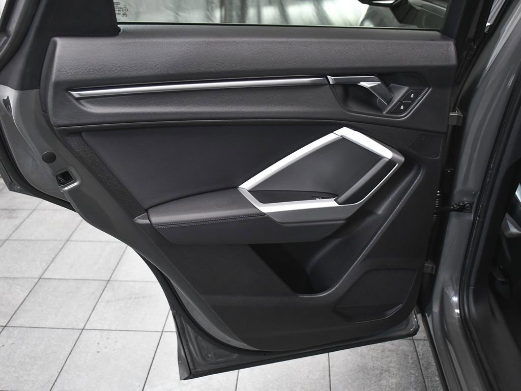 Used 2020 Audi Q3 2.0T Premium Plus w/ Premium Plus Package image 13