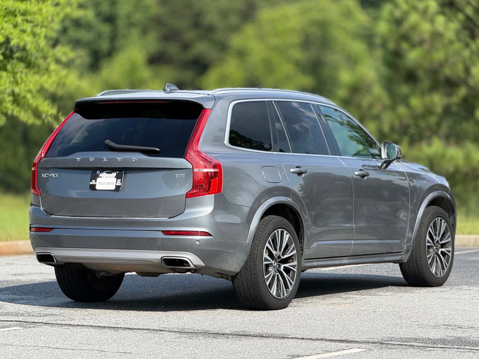 Used 2020 Volvo XC90 T5 Momentum w/ Protection Package FWD image 11