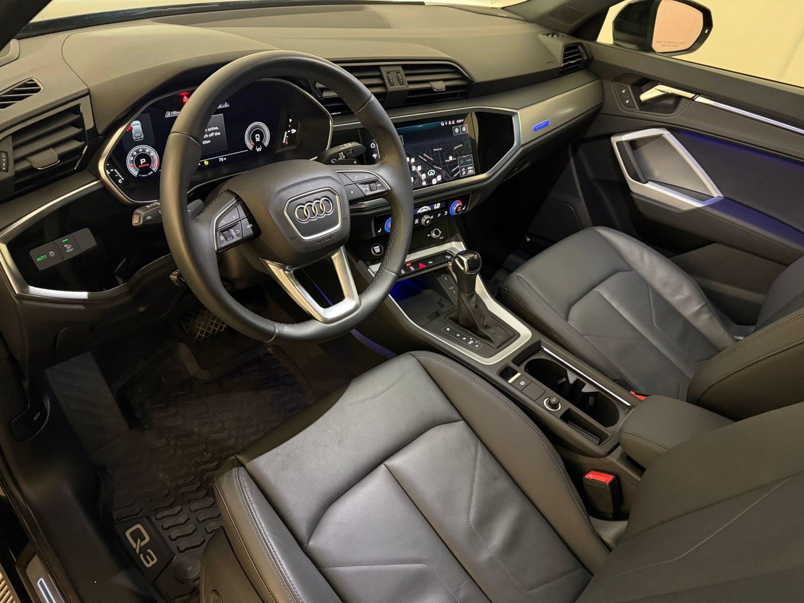 Used 2023 Audi Q3 2.0T Premium Plus w/ Premium Plus Package AWD/4WD image 4