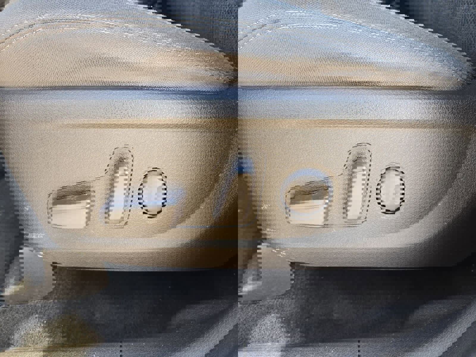 Used 2020 Hyundai Santa Fe SEL image 16