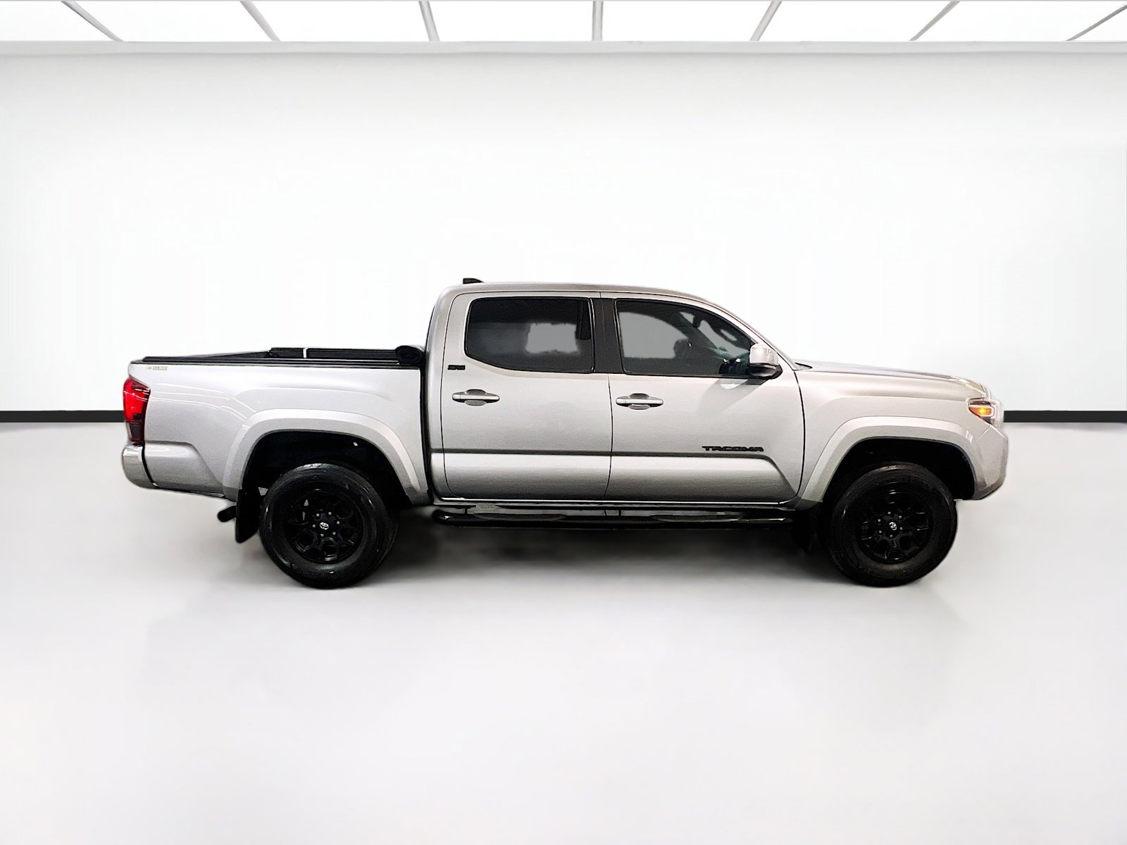 Used 2022 Toyota Tacoma SR5 RWD image 21