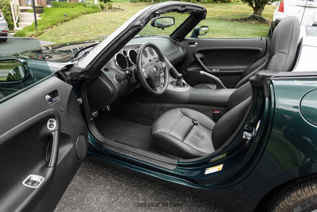 Used 2007 Pontiac Solstice Convertible w/ Premium Package RWD image 33