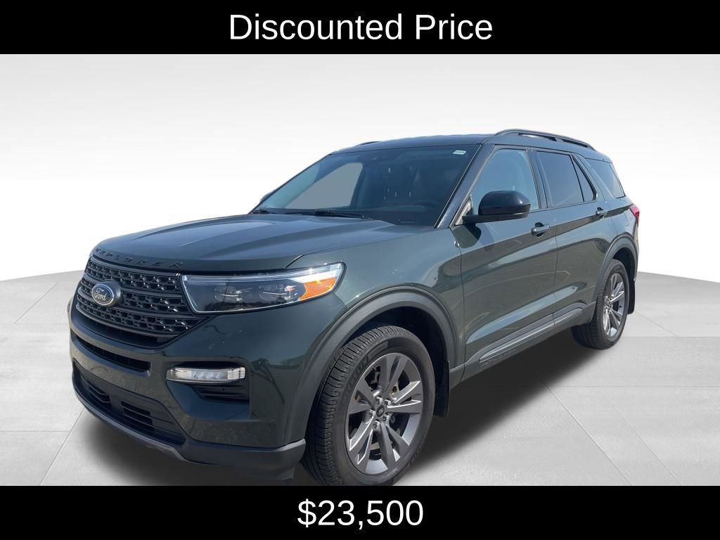 Used 2022 Ford Explorer XLT w/ Equipment Group 202A image 3
