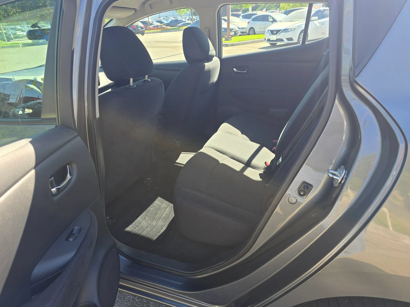 Used 2017 Nissan Leaf S w/ Charge Package FWD image 8