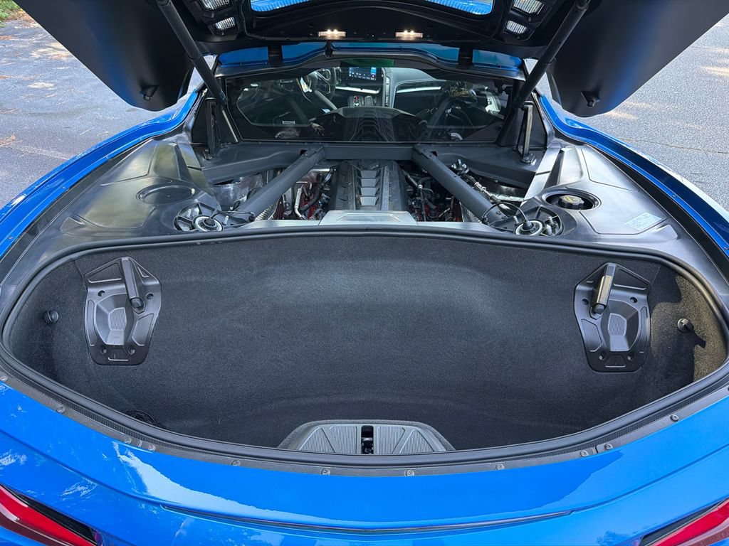 Used 2024 Chevrolet Corvette Stingray Preferred Cpe w/ Battery Protection Package RWD image 17