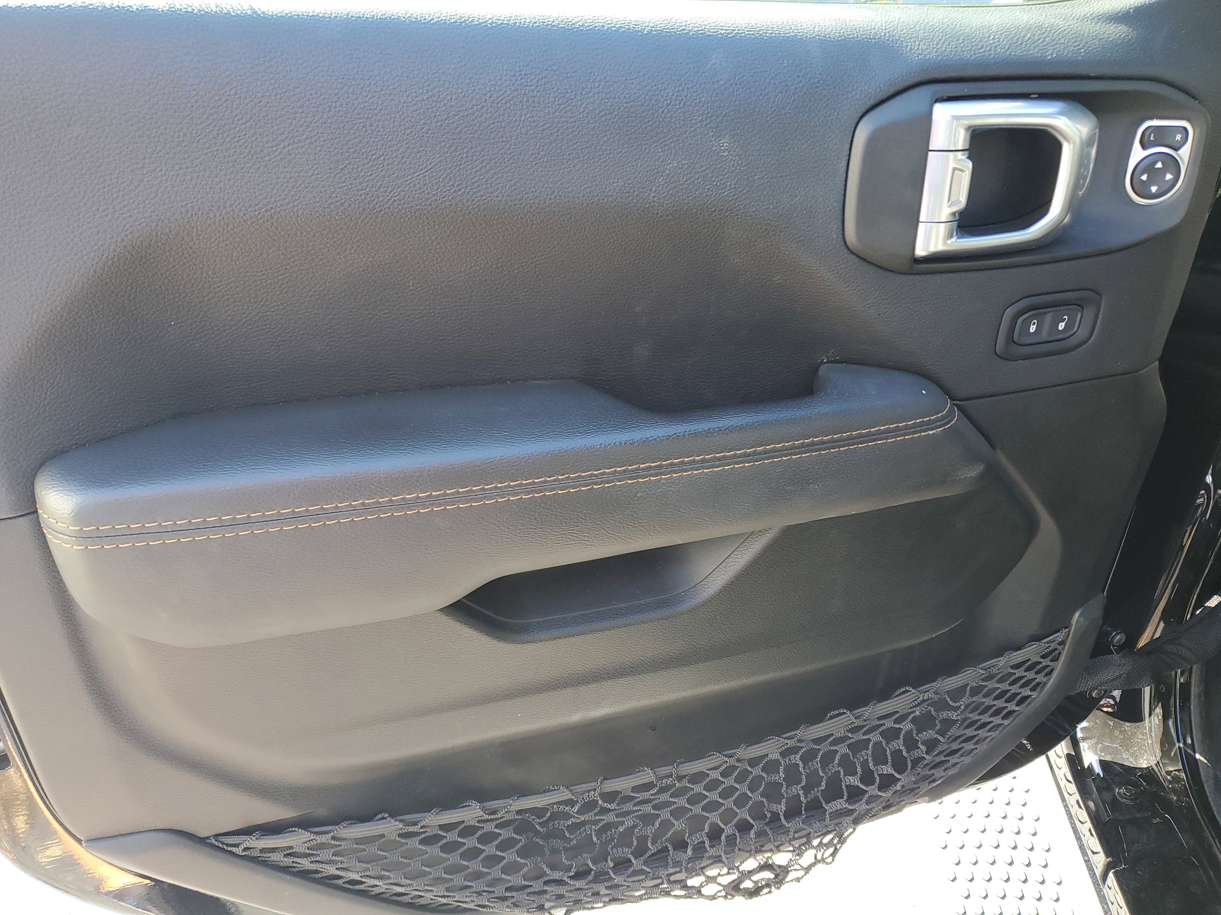 Used 2022 Jeep Wrangler Unlimited Sahara image 6