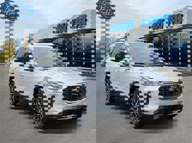 New 2025 Ford Escape SE w/ Class II Trailer Tow Package image 1