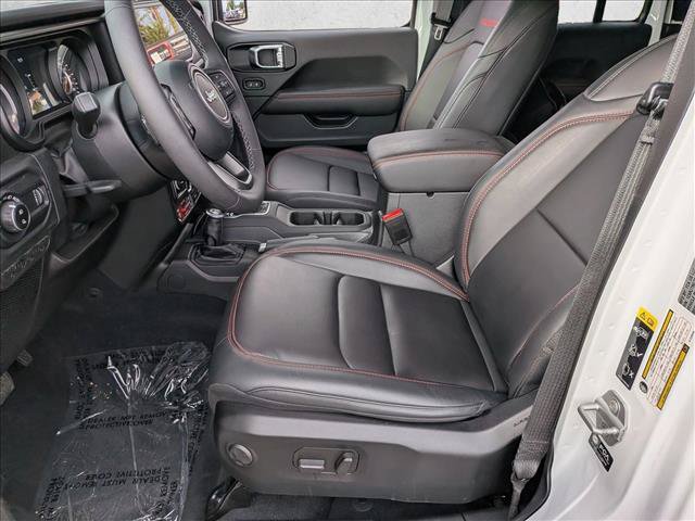 Used 2025 Jeep Gladiator Rubicon AWD/4WD image 24