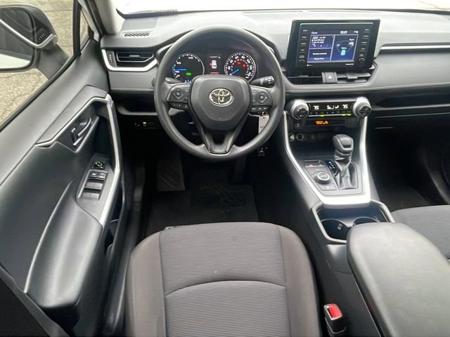 Used 2021 Toyota RAV4 LE image 19