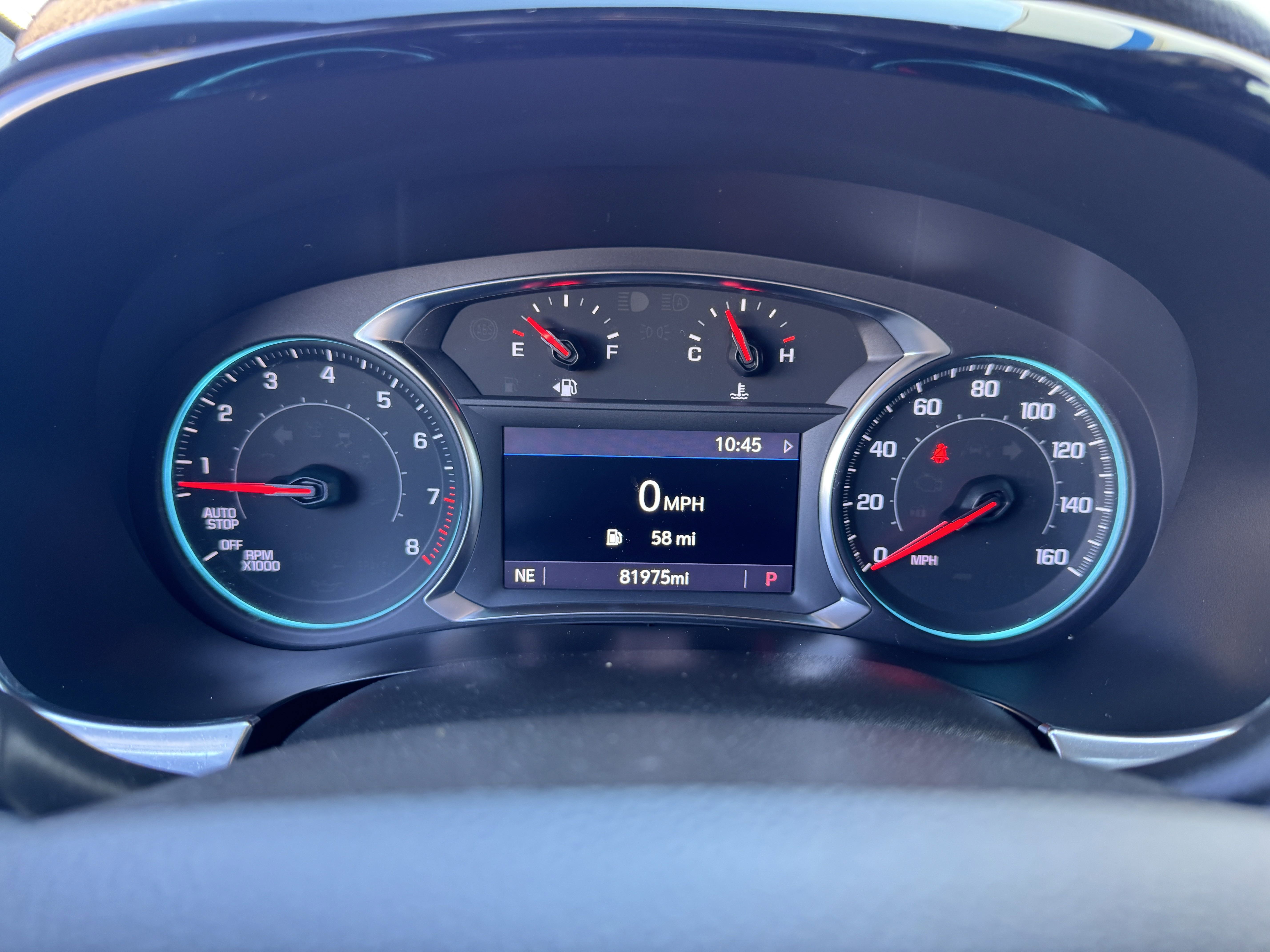 Used 2023 Chevrolet Traverse LT w/ Rear Camera Mirror Package image 31