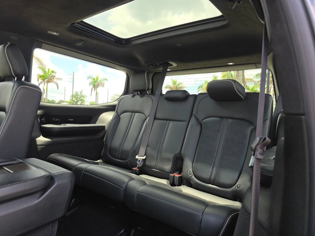 Used 2022 Jeep Grand Wagoneer Series II AWD/4WD image 23